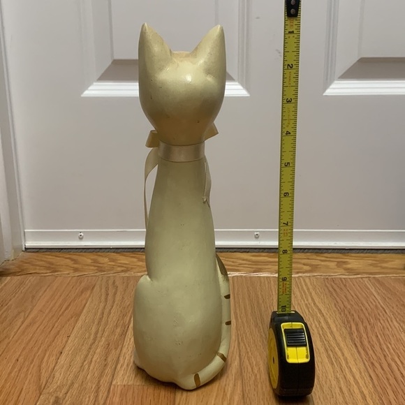 Ornamental Long Neck Cat - Picture 3 of 3